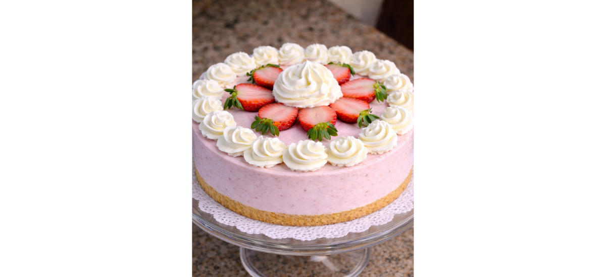 Easy No-Bake Strawberry Cheesecake with Shortbread Cookie Crust